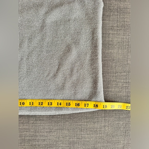 Audrey L | Silver Metallic Sleeveless Mock Neck Knit Top | Size M - Picture 6 of 7